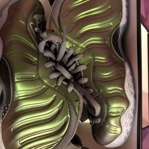 Nike woman’s air foamposite one sneakers